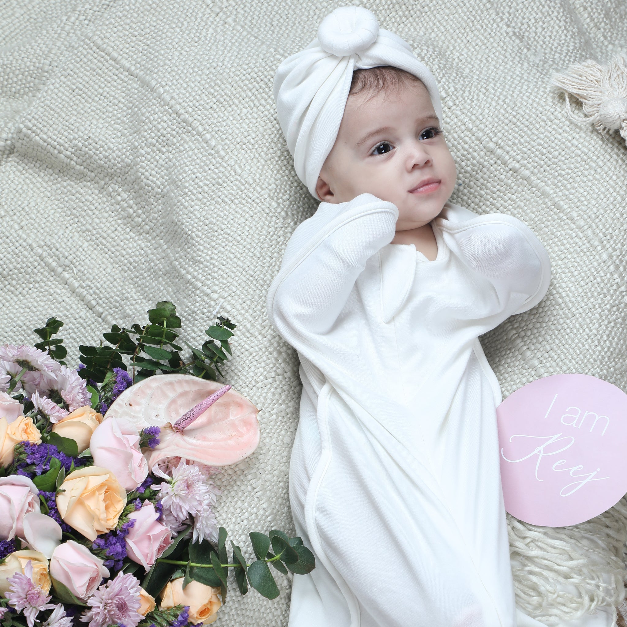 CREAM SLEEPING POD SWADDLE FOR BABIES