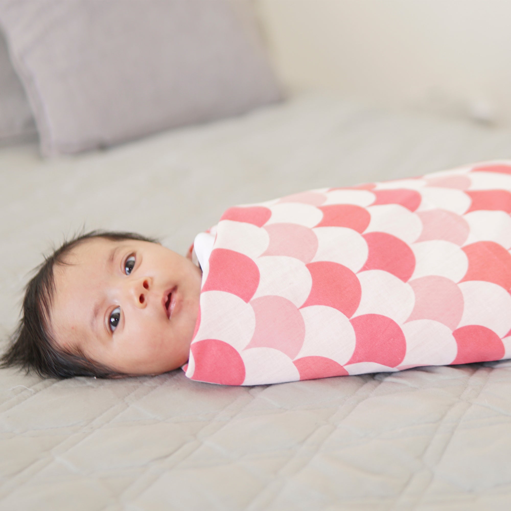 VERY BERRY GEOMETRY COTTON BLANKET