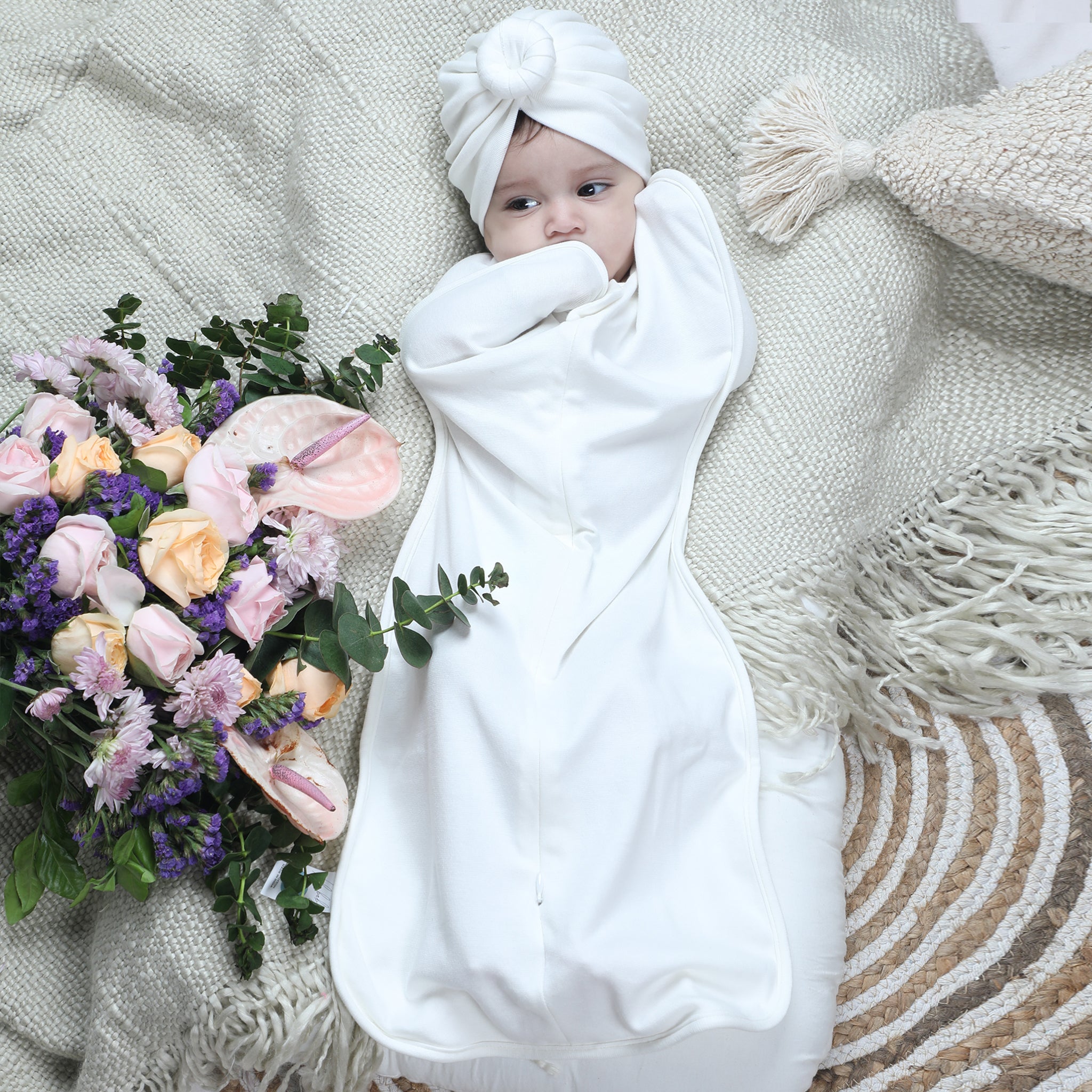 CREAM SLEEPING POD SWADDLE FOR BABIES