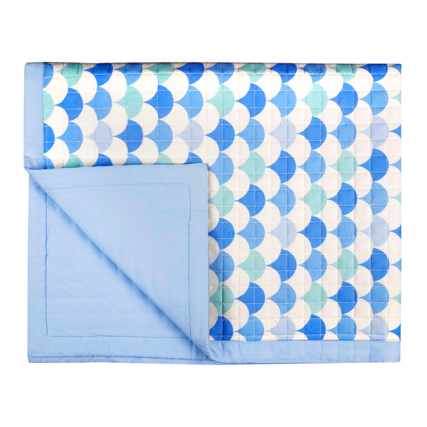 ICY BLUE SCALLOP QUILT