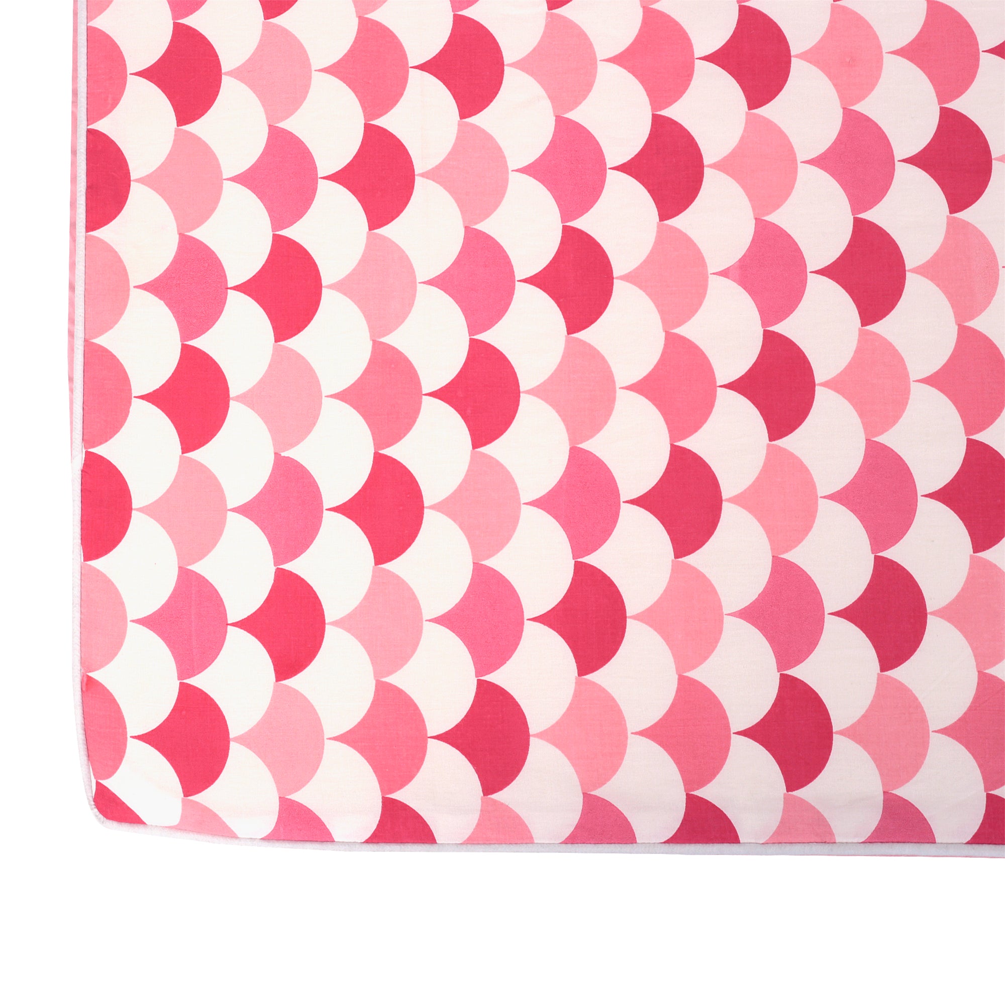 VERY BERRY SCALLOP FITTED CRIB SHEET