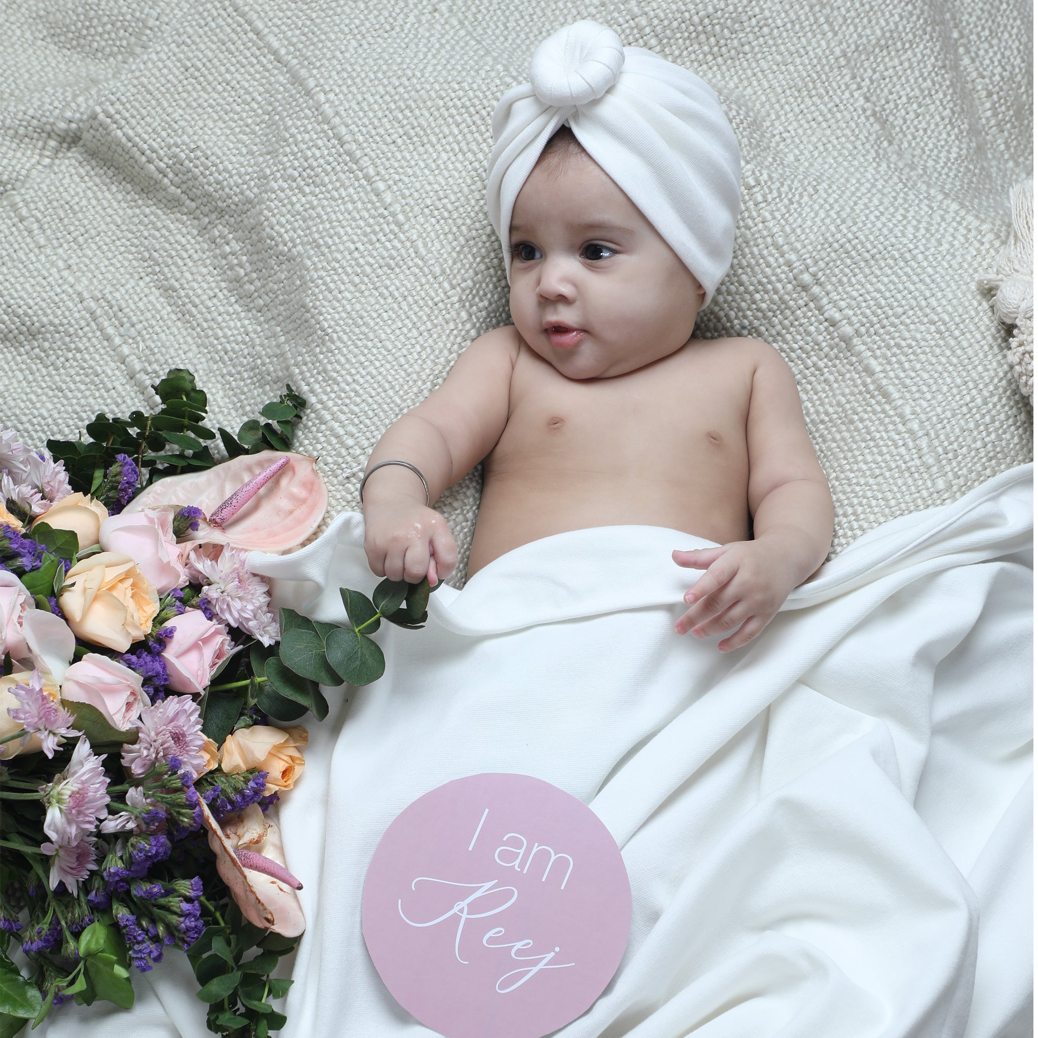 CREAM SWADDLE BLANKET GIFT BOX