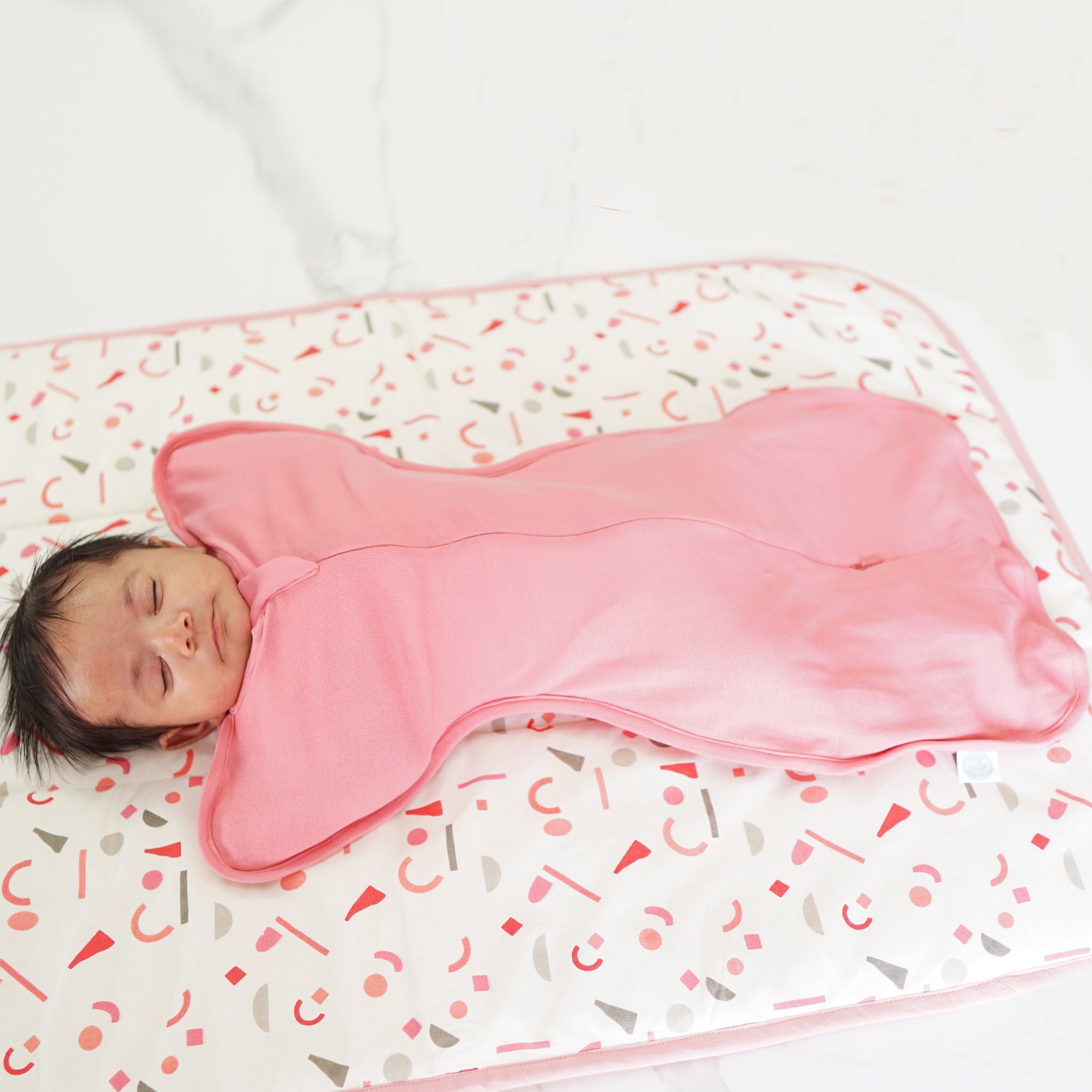 VERY BERRY SCALLOP SLEEPING POD SWADDLE FOR BABIES