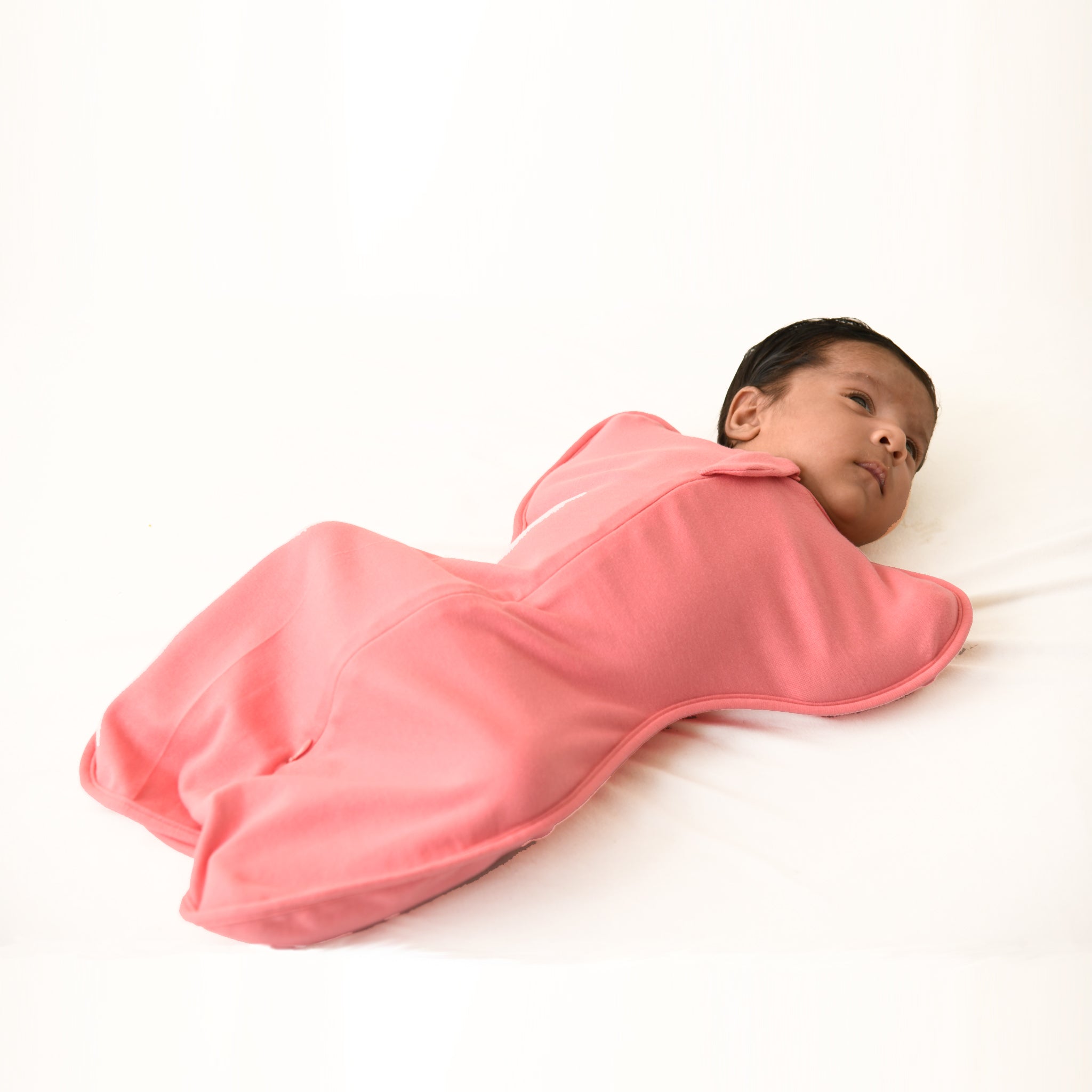 VERY BERRY SCALLOP SLEEPING POD SWADDLE FOR BABIES