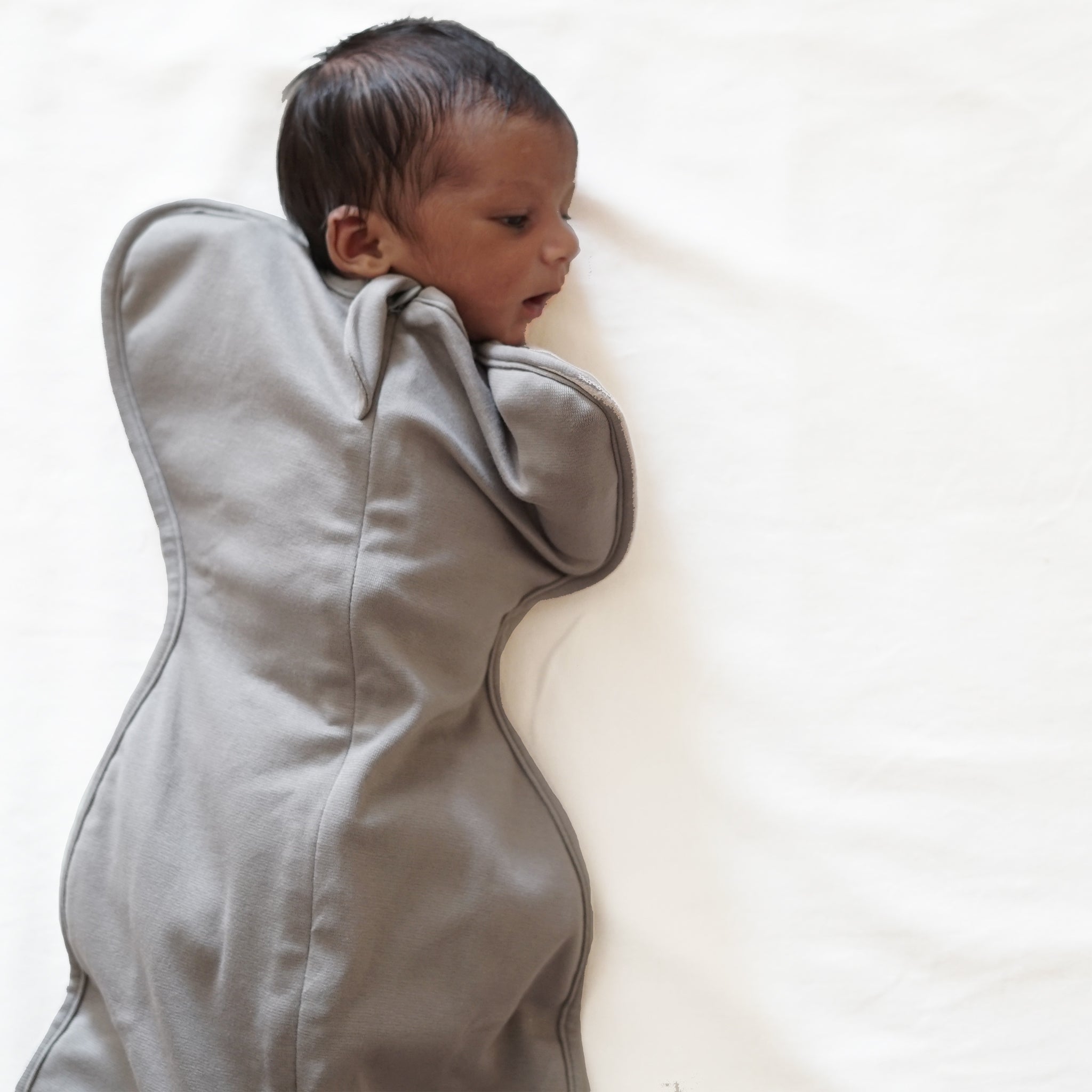 SMOKY GREY SLEEPING POD SWADDLE FOR BABIES